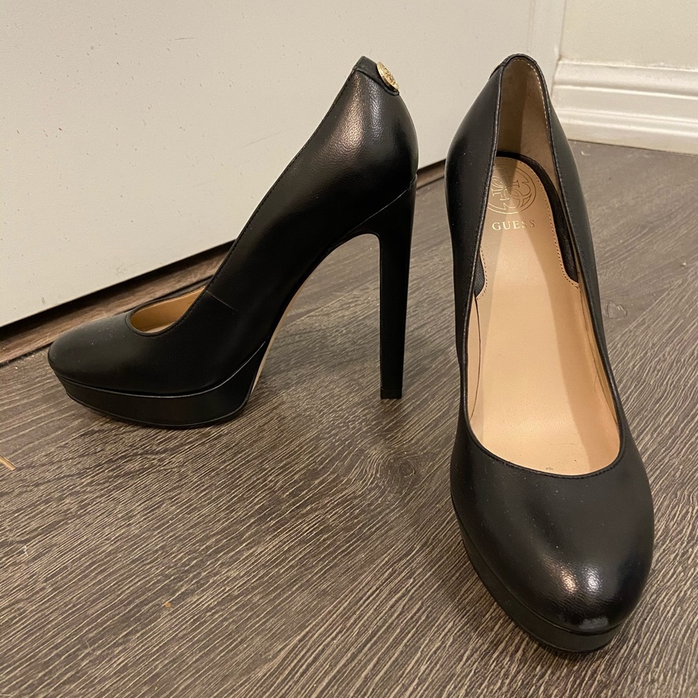 Brand New GUESS leather black heels